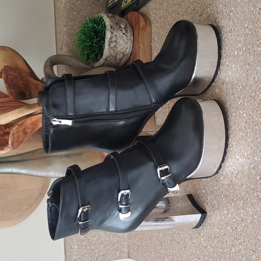 Ankle boots